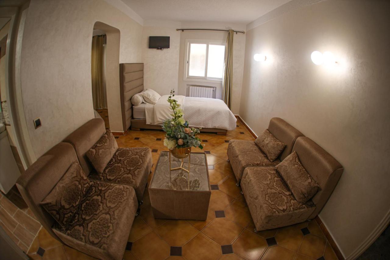 Hotel Des Lilas Udžda Exteriér fotografie