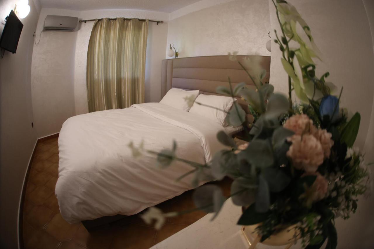 Hotel Des Lilas Udžda Exteriér fotografie