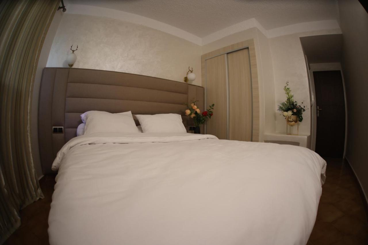 Hotel Des Lilas Udžda Exteriér fotografie
